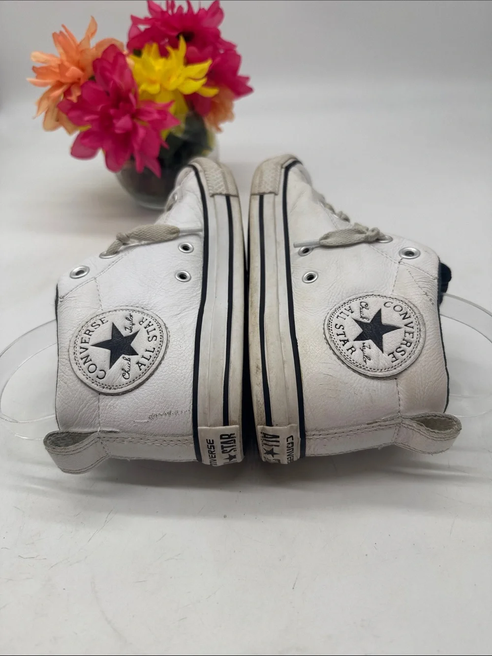 Converse Kids White Leather Mid Top Sneakers Size 5 CON10158